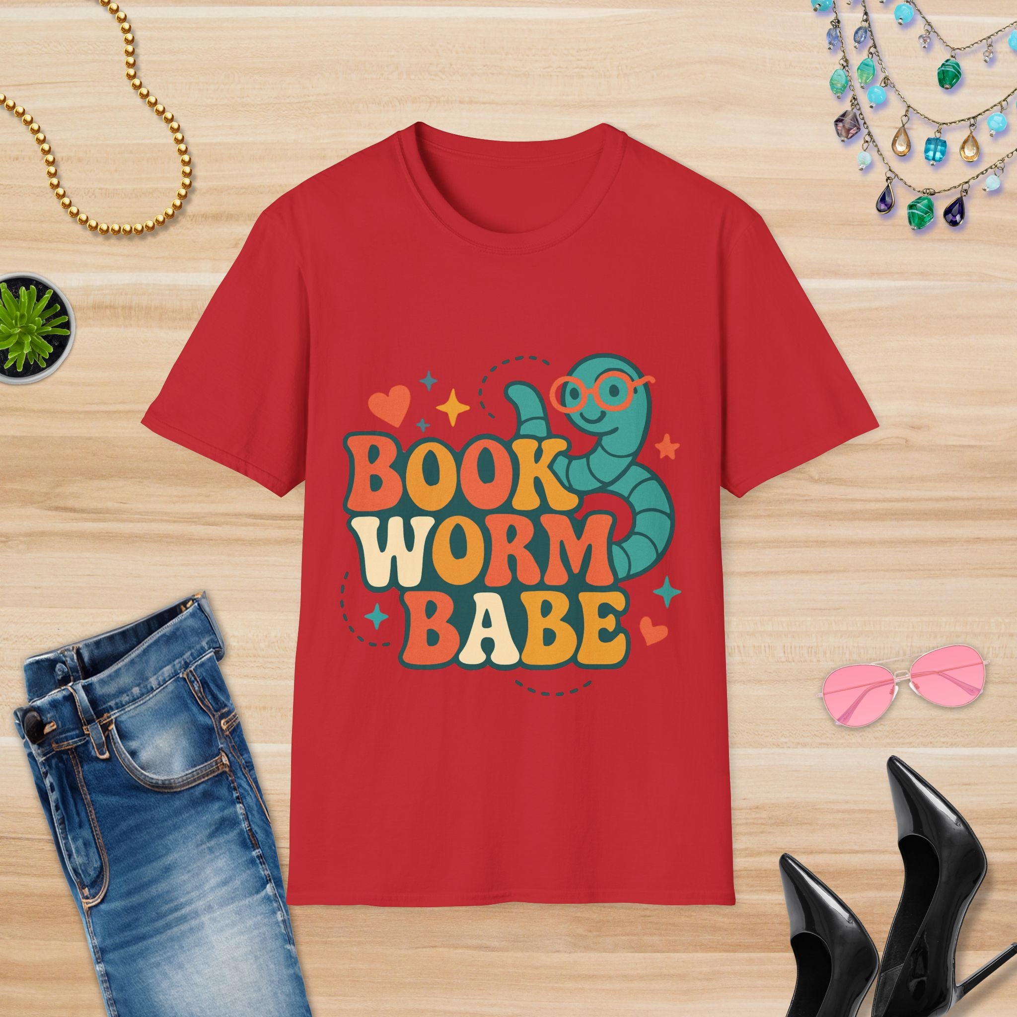 Book Worm Babe: T-Shirt
